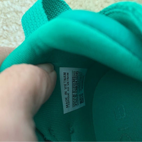 Reebok Club C Cardi B V2 Emerald Green sneakers 7.5 NWT GY7213 - Picture 8 of 9